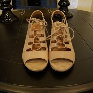 Womens shoes